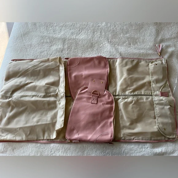 NWT BRAND NEW Garment Duffel Bag in Pink